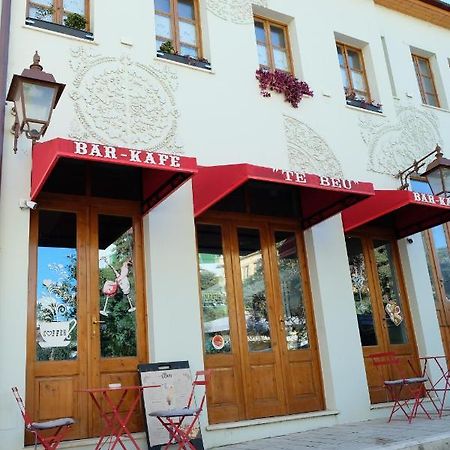 Tebeu Coffe And Bar Bed & Breakfast Vlorë Екстериор снимка