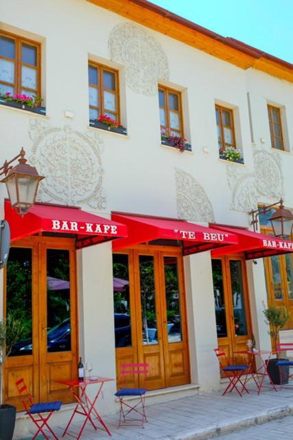 Tebeu Coffe And Bar Bed & Breakfast Vlorë Екстериор снимка
