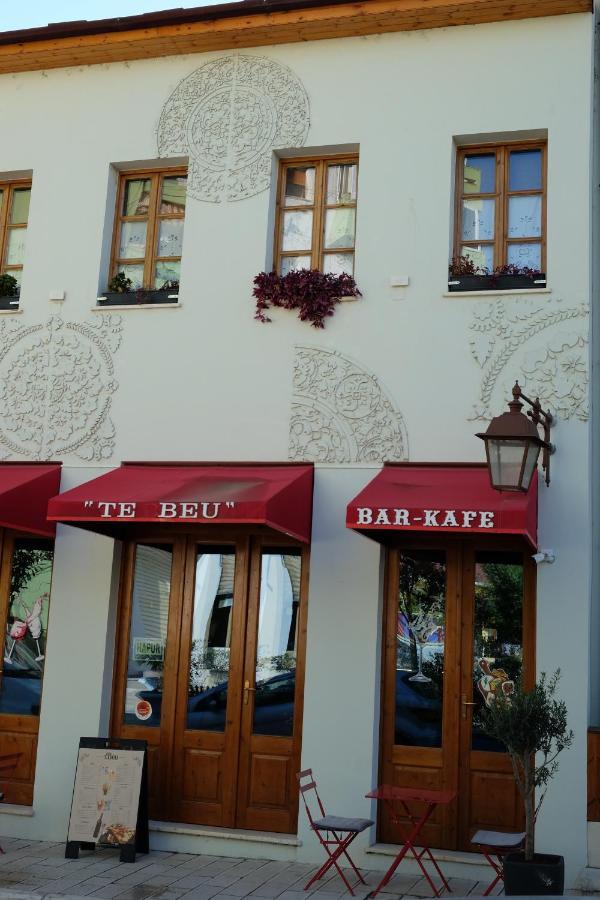 Tebeu Coffe And Bar Bed & Breakfast Vlorë Екстериор снимка